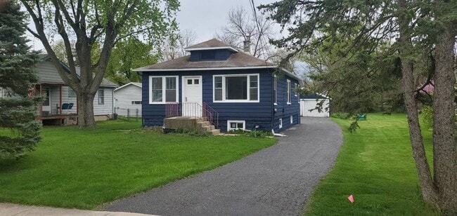 Primary Photo - 1959 Hitchcock Ave