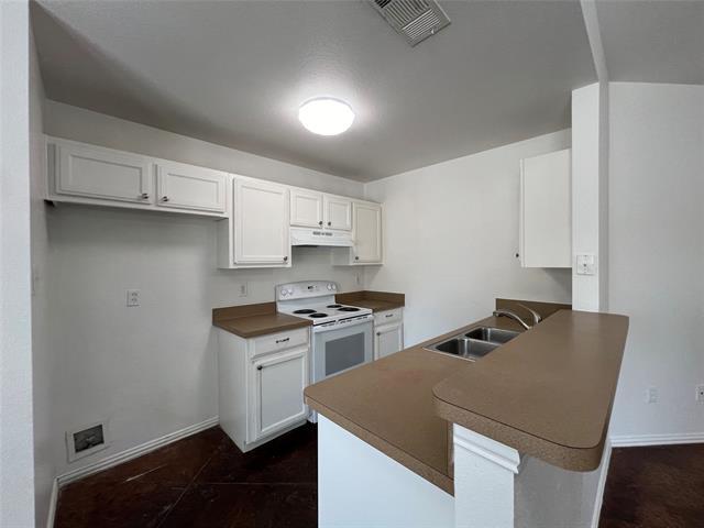 Building Photo - 521 Oakwood Ln
