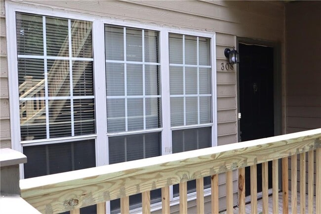 Building Photo - 308 Mill Pond Ct SE