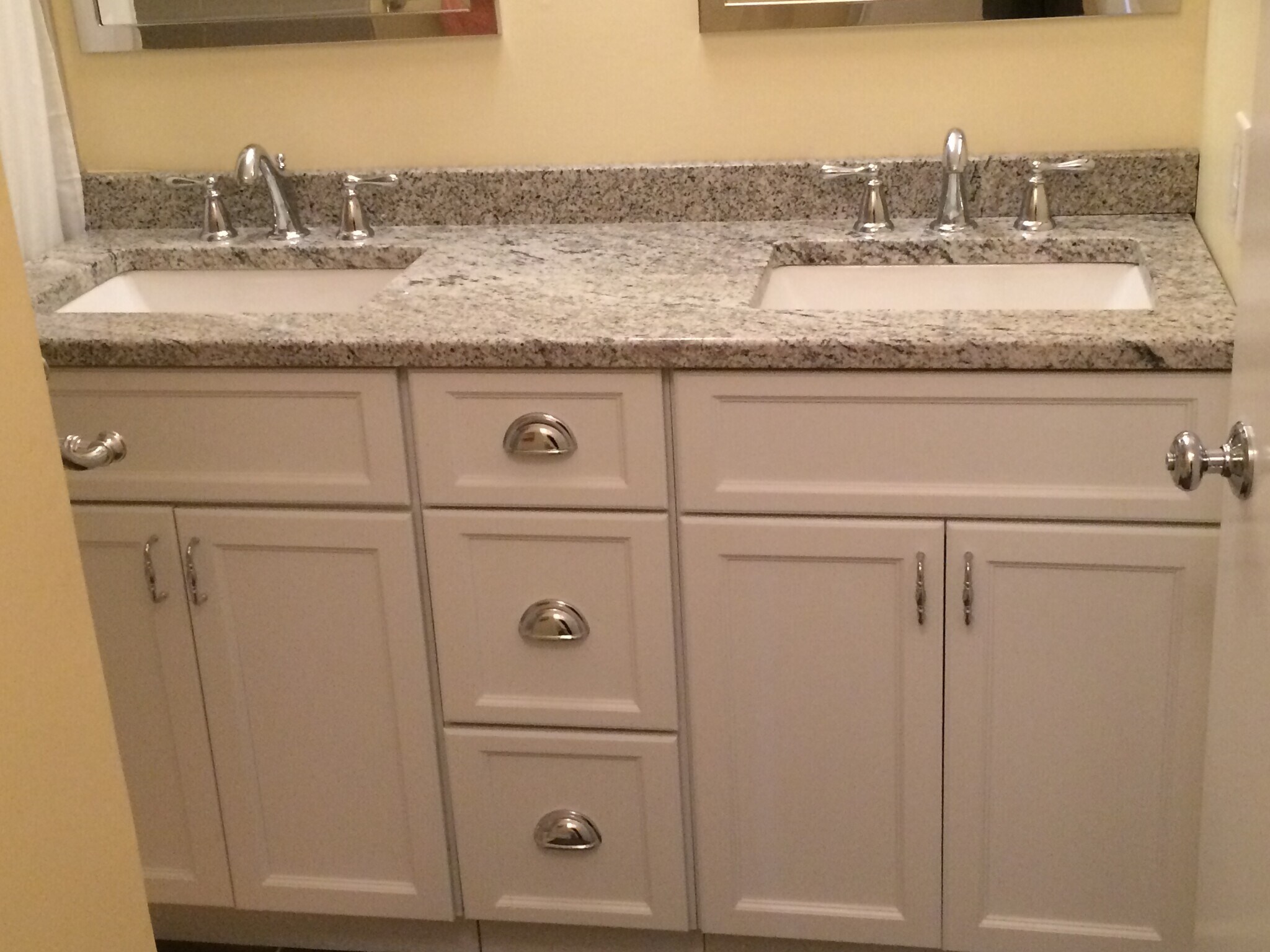 Master Bath - Double Vanity - 109 Hunt Dr