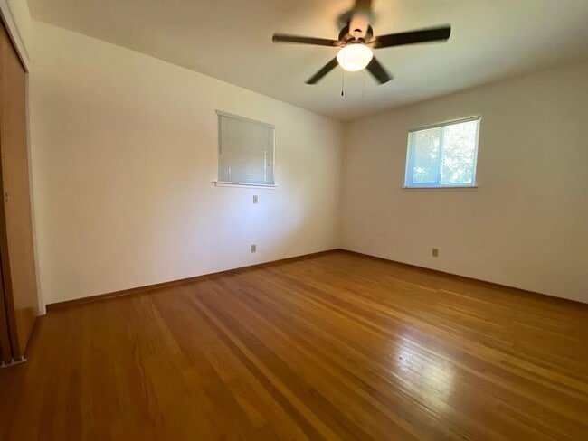 Building Photo - 4120/4122 Canby Way