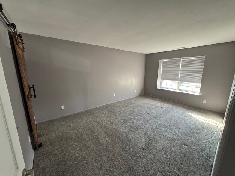 Building Photo - 1502B Denham Ct