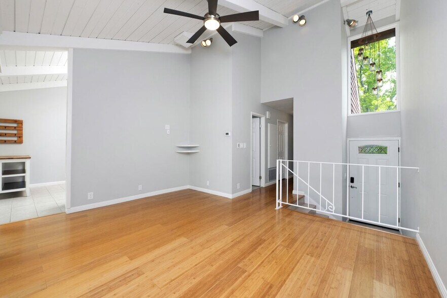 Building Photo - 238 Thistle Cir