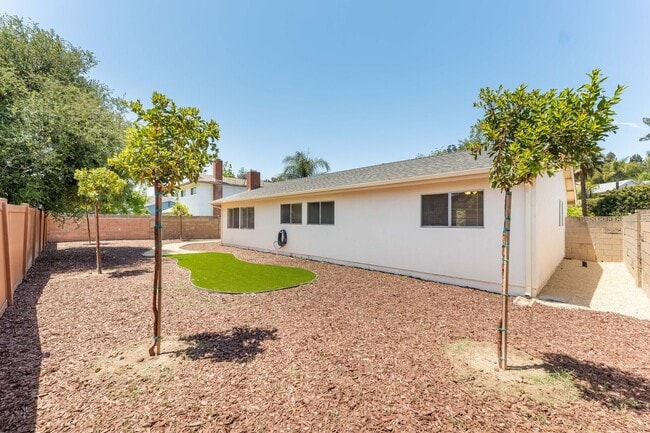 Building Photo - Charming 4-bedroom Single Story Newbury Park Home