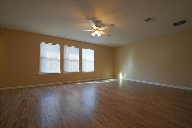 Building Photo - 5520 Alomar Cove