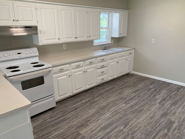 Building Photo - 4118 S Ong St