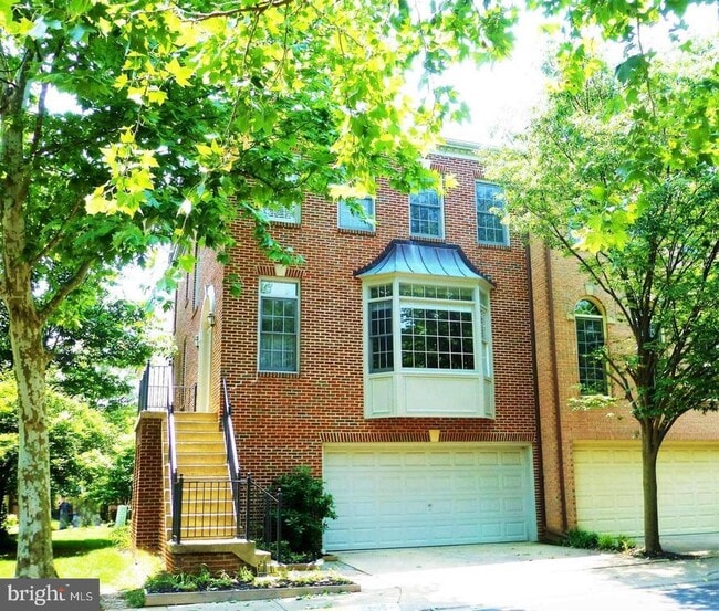 Primary Photo - 10555 James Wren Way