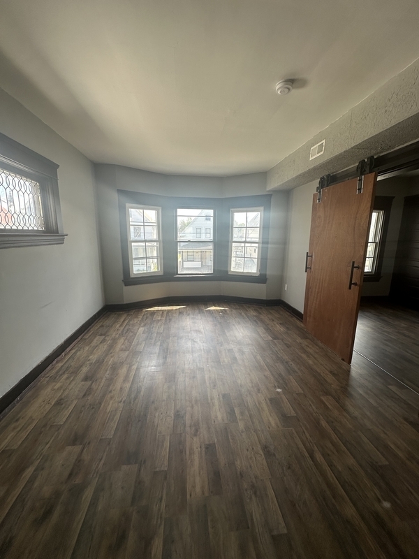 Building Photo - 3802 Poe Ave