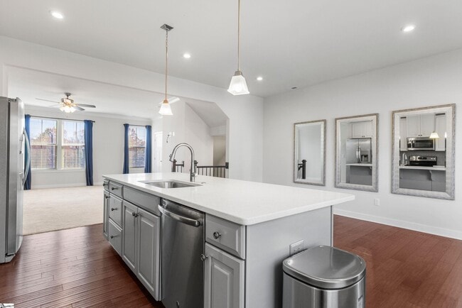 Building Photo - 23 Itasca Dr