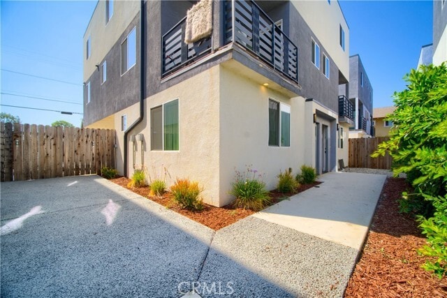 Building Photo - 1427 S New Hampshire Ave