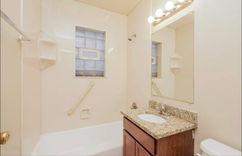 Building Photo - 129 E Central Ave