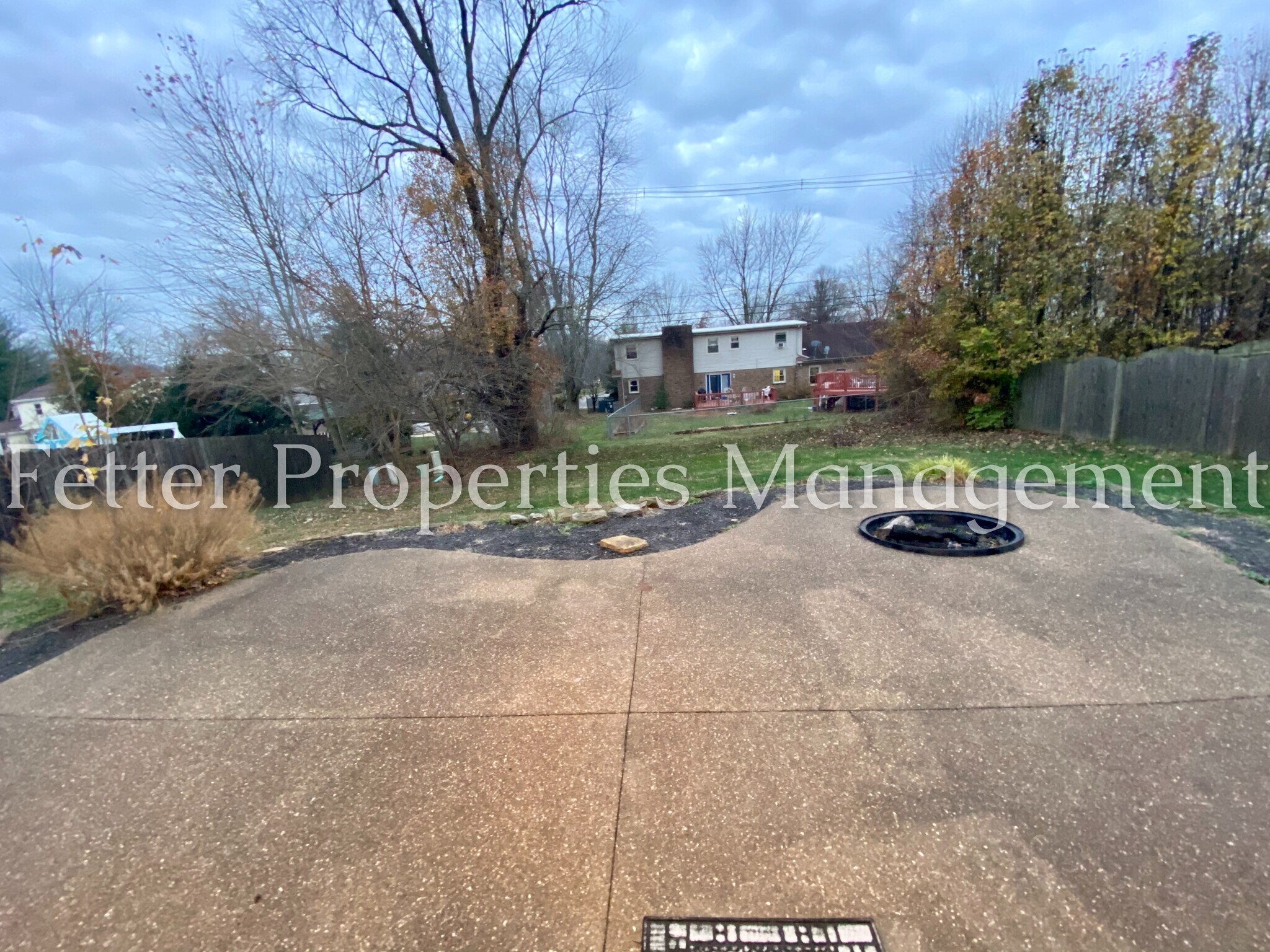 Building Photo - 10571 Tecumseh Dr