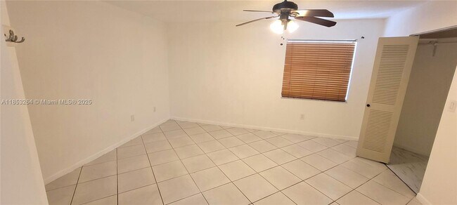 Building Photo - 9403 Fontainebleau Blvd