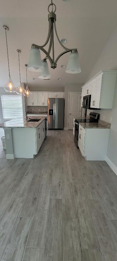 Building Photo - 2022 NE 25th Terrace