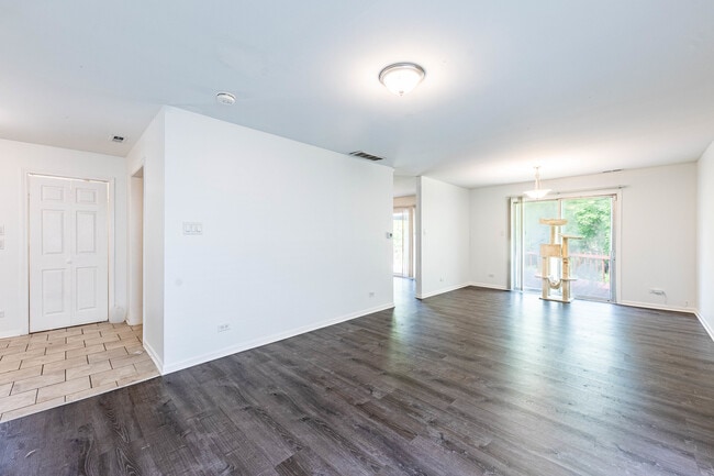 Building Photo - 2722 Larkspur Ln
