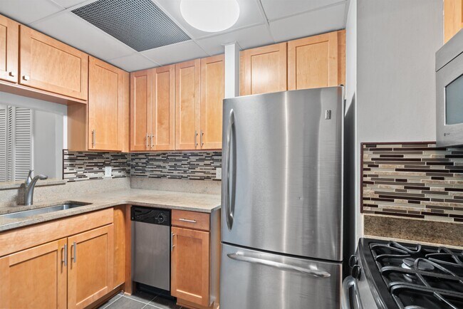 Building Photo - 187 Wayne St