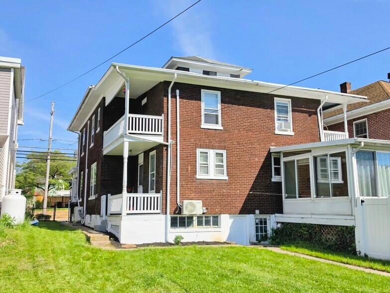 Building Photo - 510 N State St