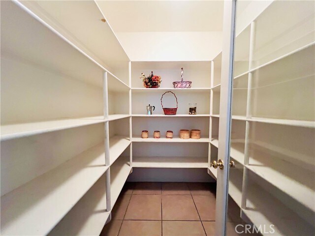 Building Photo - 17231 Greentree Dr