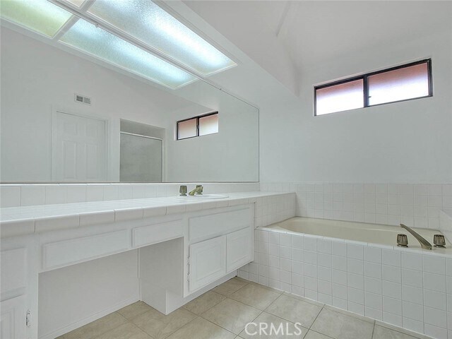 Building Photo - 1548 Vallecito Dr