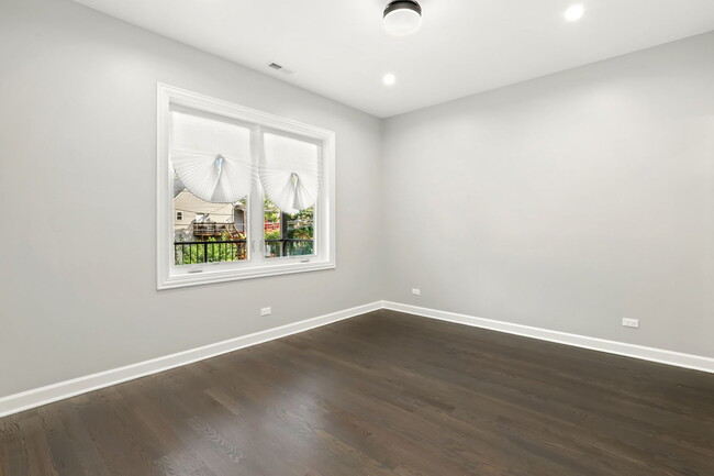 Building Photo - 4605 S Langley Ave