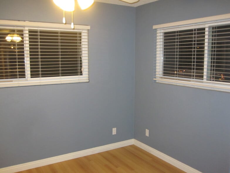 Building Photo - 215 Covina Ave