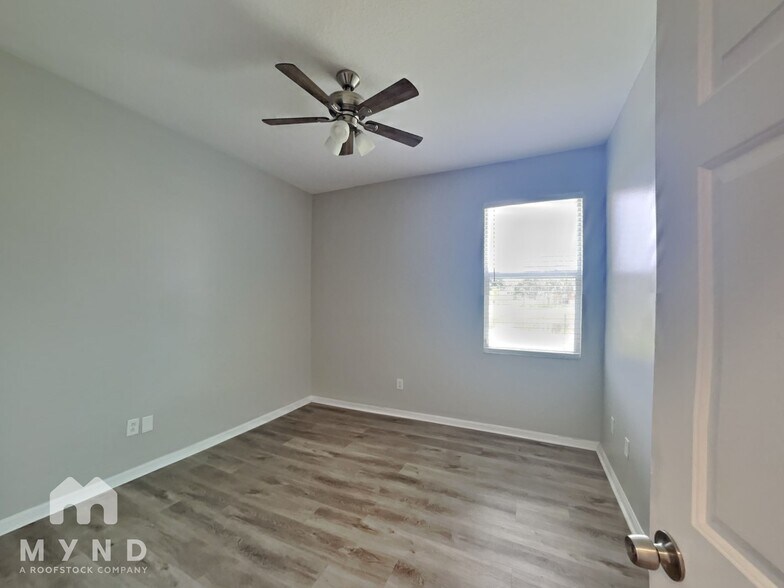 Building Photo - 10841 Newbridge Dr