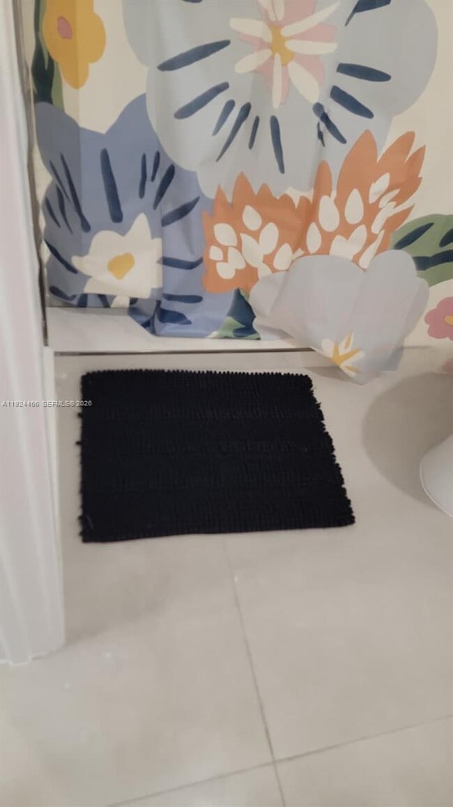 Building Photo - 2820 SW 13th St