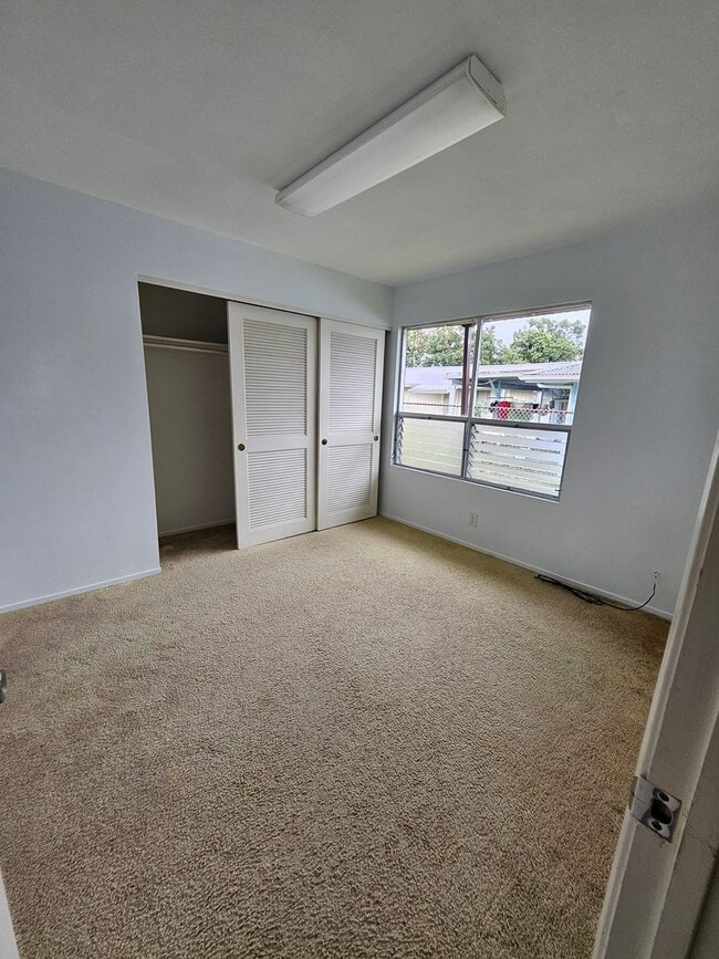 Building Photo - Beautiful 4 Bedroom 2 Bath House