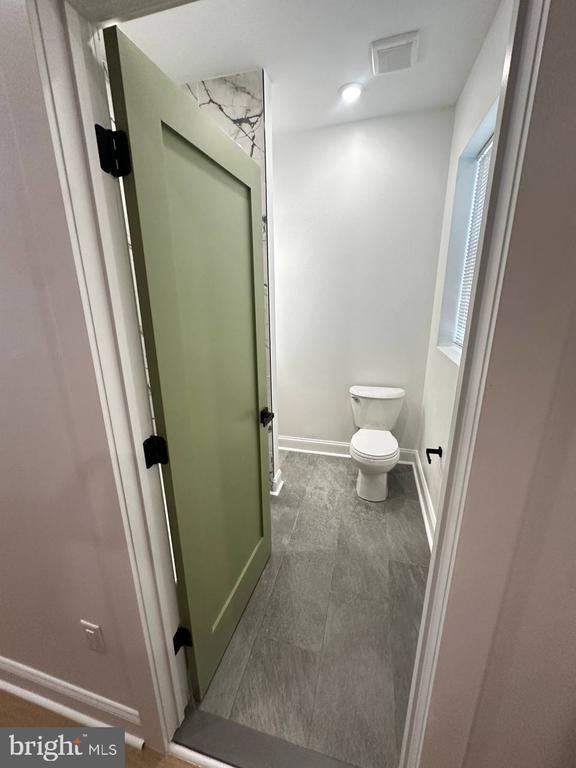 Building Photo - 1229 W Somerset St