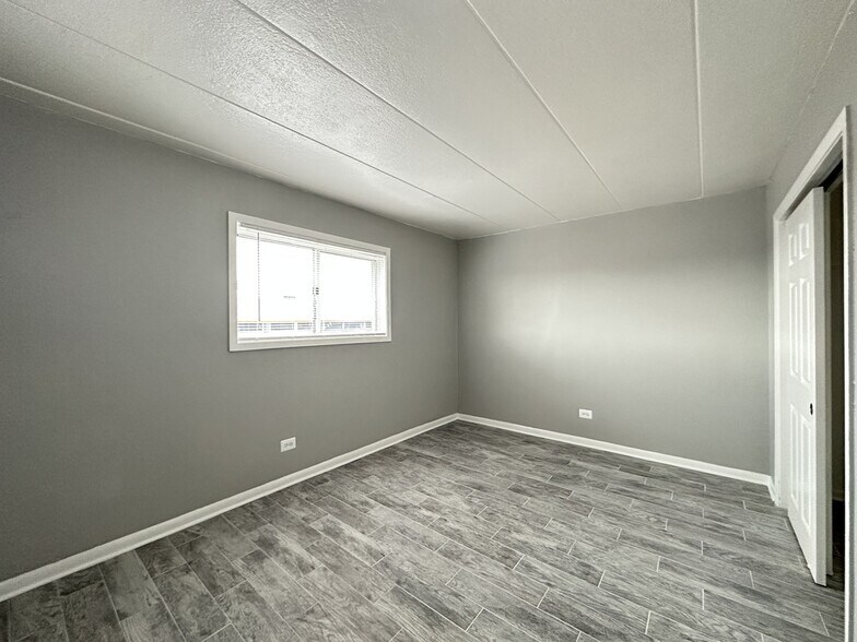 Building Photo - 1408 Carol St