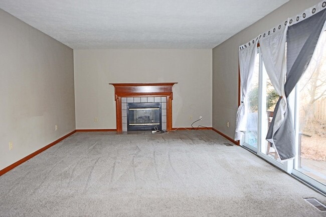 Building Photo - 4862 Roger Allen Ct