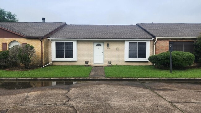 Building Photo - 5874 Meadow Way
