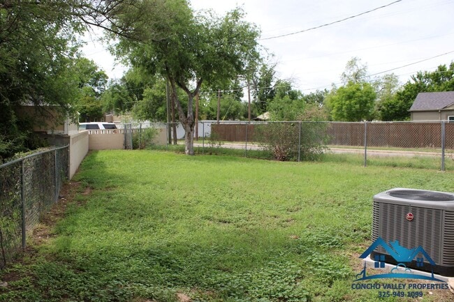 Building Photo - For Rent - 2 Bed/ 1 Bath Home in Santa Rita