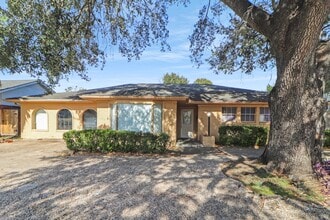 Building Photo - 5554 Beechnut St