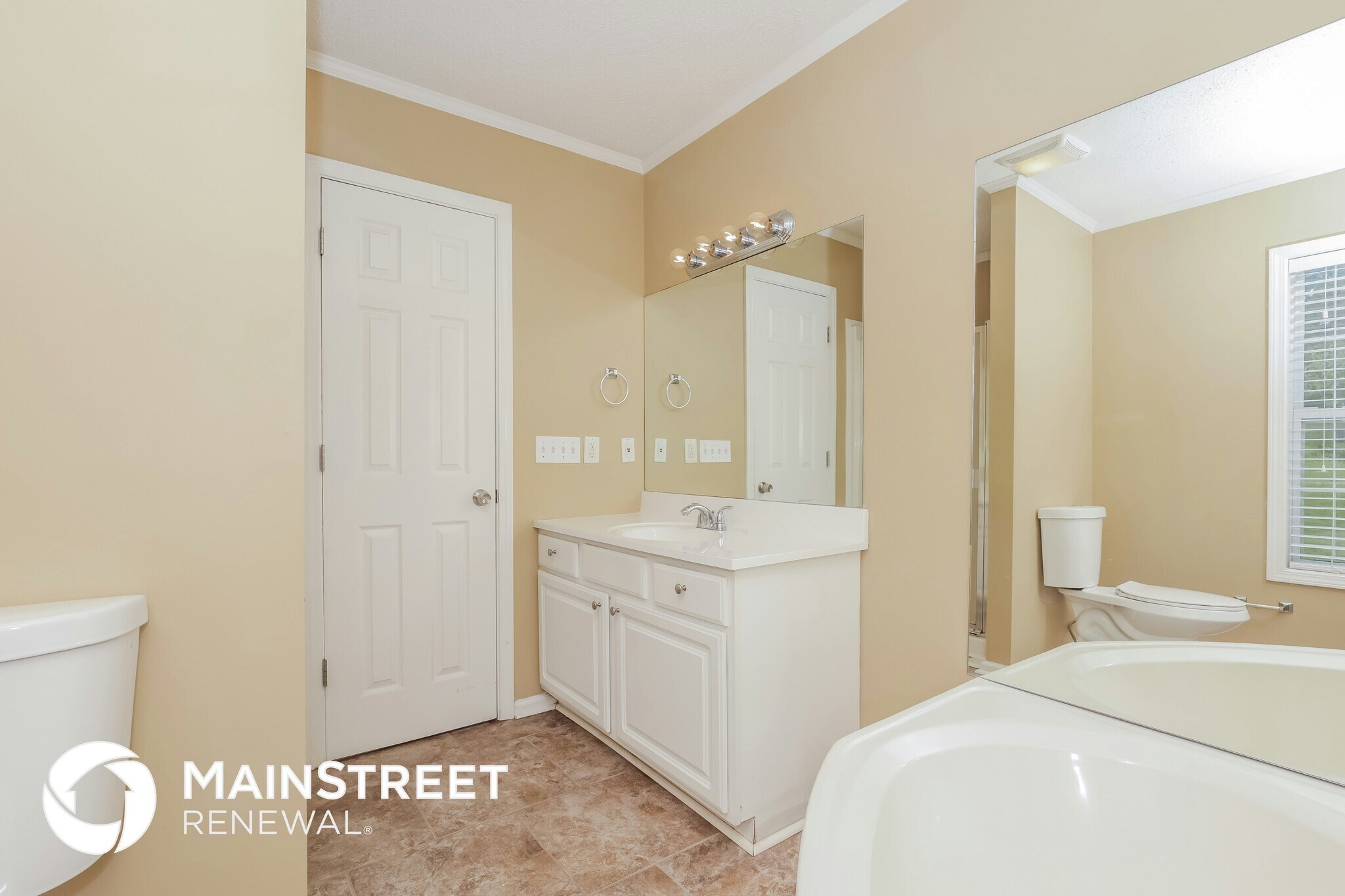 Building Photo - 701 Comanche Ct