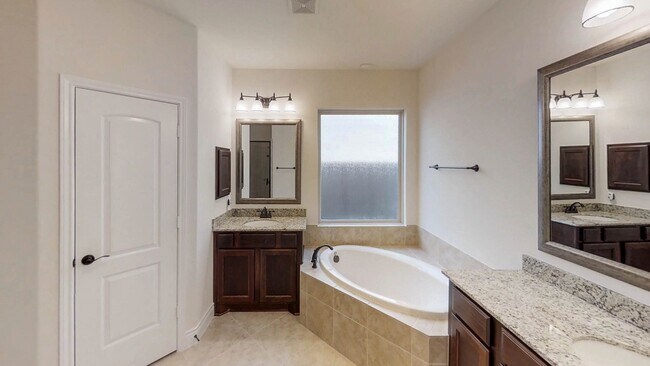 Building Photo - 20323 Mary Point Ln