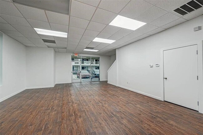 Building Photo - 9788 Clarewood Dr