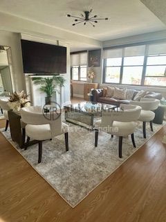 Primary Photo - 1108 Kanawha Blvd E