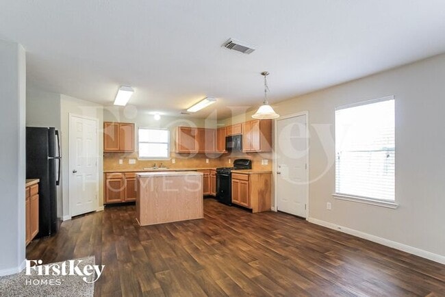 Building Photo - 2811 Long Grove Ln
