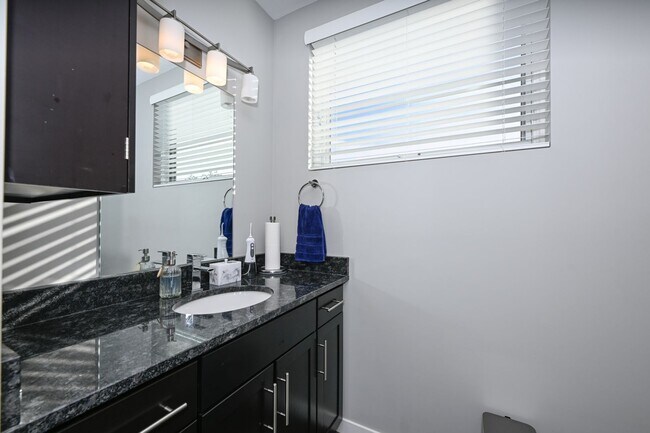 Building Photo - 18875 Riversouth Terrace