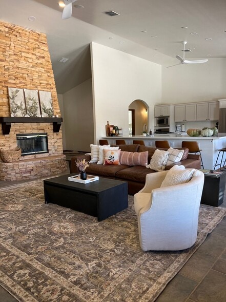 Building Photo - 10379 S Sundown Dr