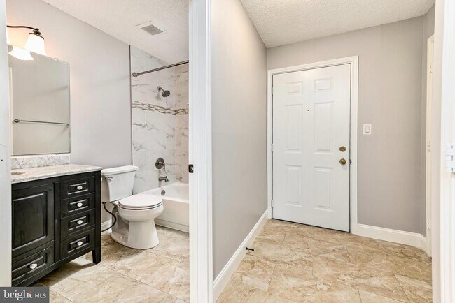 Building Photo - 20991 Timber Ridge Terrace