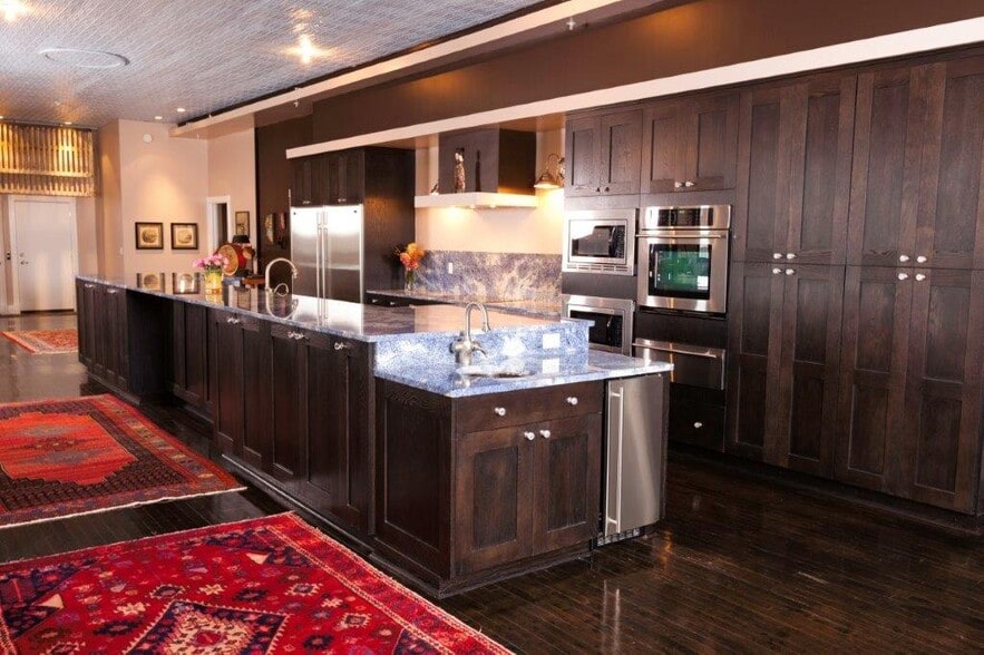 Custom Shaker Cabinets - 612 Hull St