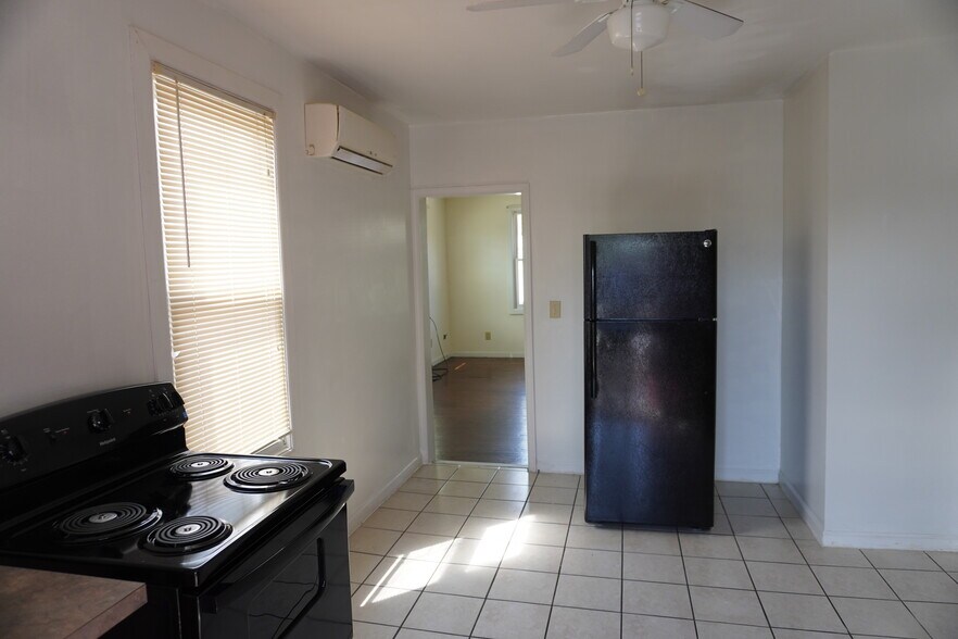 Building Photo - 3031 Hamilton Ave