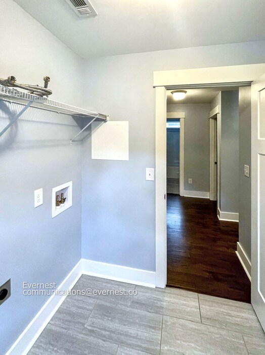 Building Photo - 327B Keeton Ave
