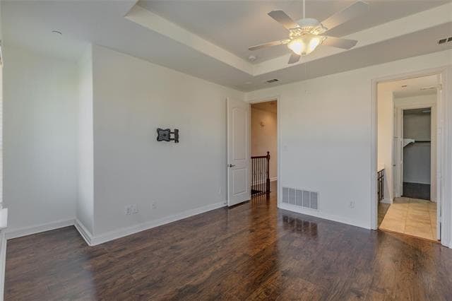 Building Photo - 602 Arbol