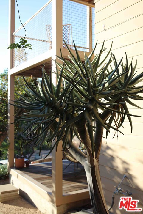 Building Photo - 2169 Lemoyne St