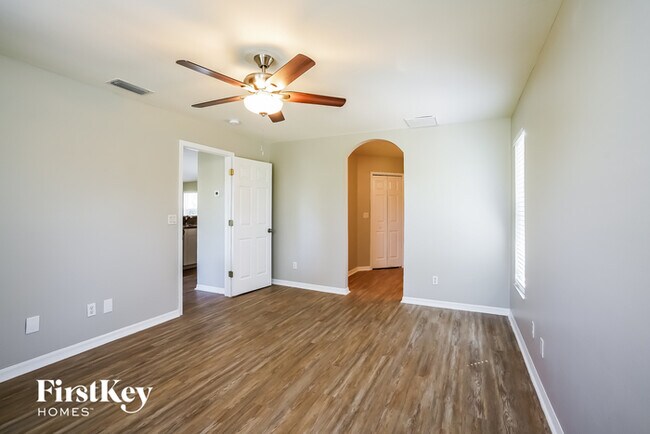 Building Photo - 2023 Grayson Ave
