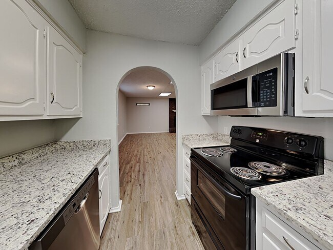 Building Photo - Coming Soon! 3 BR/2BA | Newly Renovated Single Family Home | Fenced backyard | In Mesquite