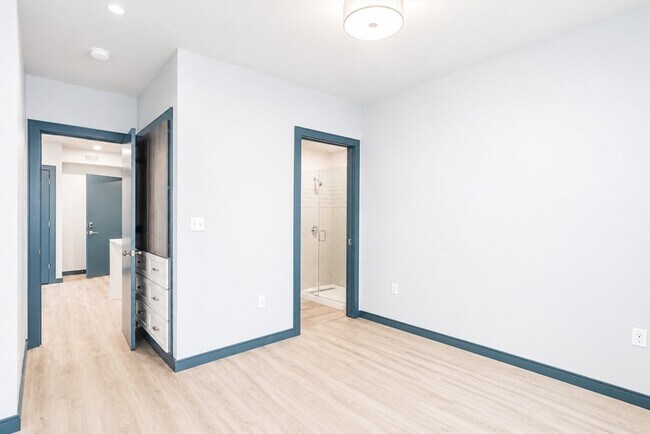 Building Photo - 1258 Massachusetts Ave